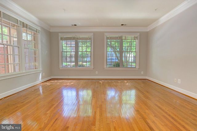 904 OAK KNOLL TER, Rockville, MD 20850