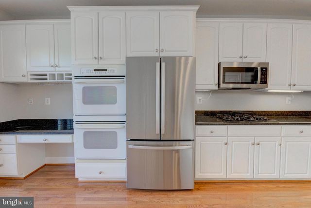 904 OAK KNOLL TER, Rockville, MD 20850