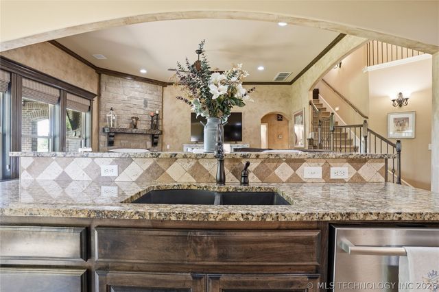 304 S 76th Street, Broken Arrow, OK 74014