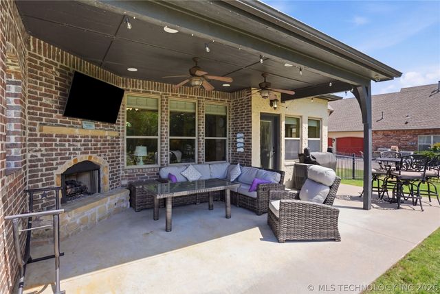 304 S 76th Street, Broken Arrow, OK 74014