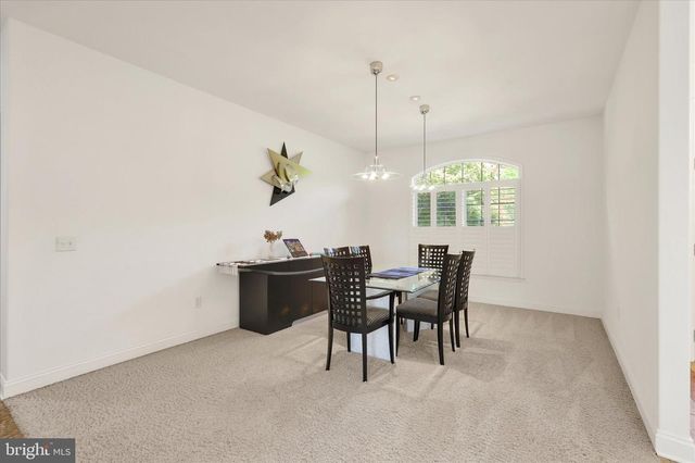 221 HICKORY LN, Hanover, PA 17331
