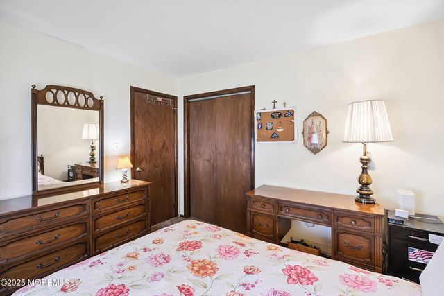 620 Pacific Avenue, Beachwood, NJ 08722
