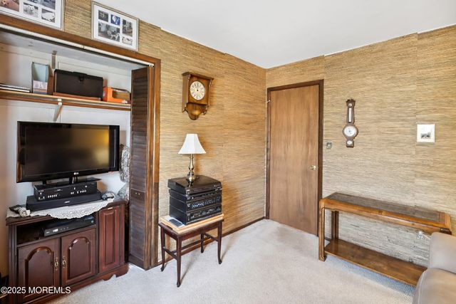 620 Pacific Avenue, Beachwood, NJ 08722