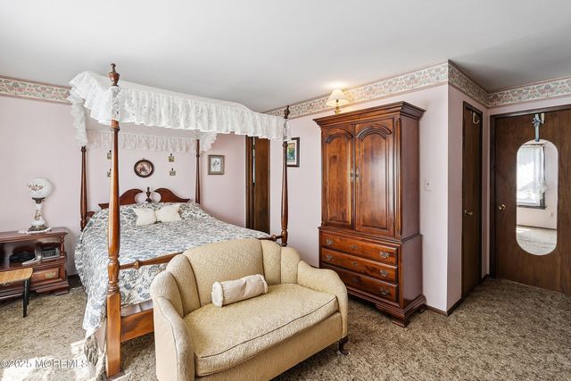 620 Pacific Avenue, Beachwood, NJ 08722