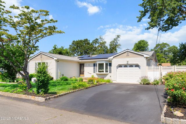 620 Pacific Avenue, Beachwood, NJ 08722