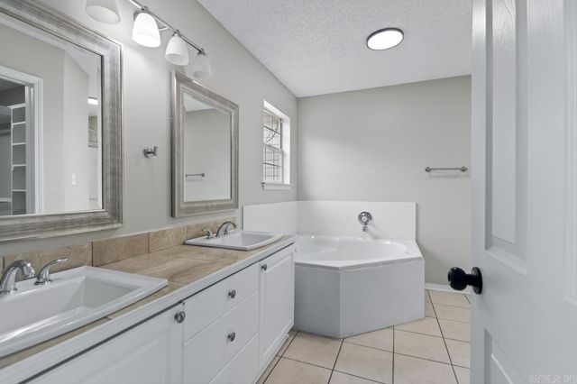 13615 Carrington Place Dr, Alexander, AR 72002