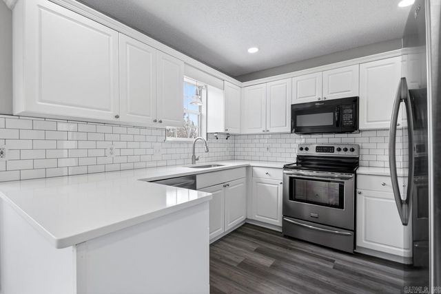 13615 Carrington Place Dr, Alexander, AR 72002