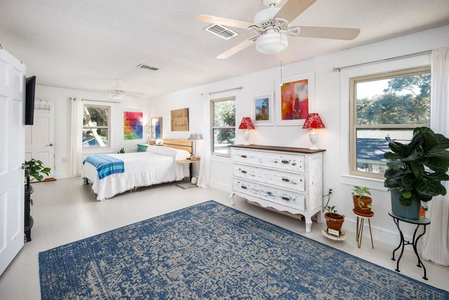 327 NE Yacht Club Drive, Fort Walton Beach, FL 32548