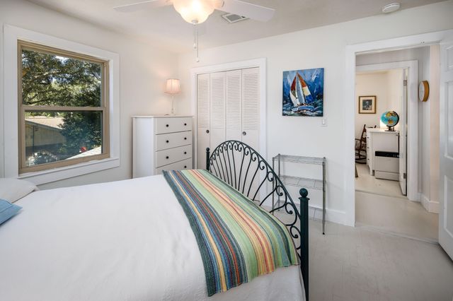 327 NE Yacht Club Drive, Fort Walton Beach, FL 32548