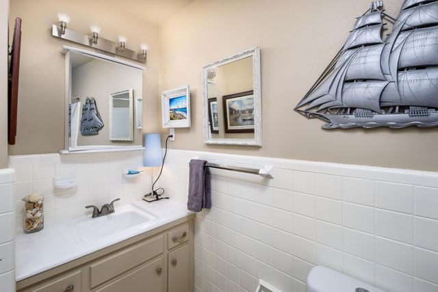 327 NE Yacht Club Drive, Fort Walton Beach, FL 32548