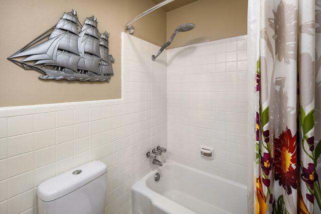 327 NE Yacht Club Drive, Fort Walton Beach, FL 32548