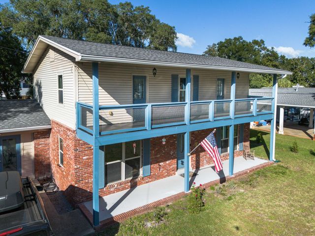 327 NE Yacht Club Drive, Fort Walton Beach, FL 32548