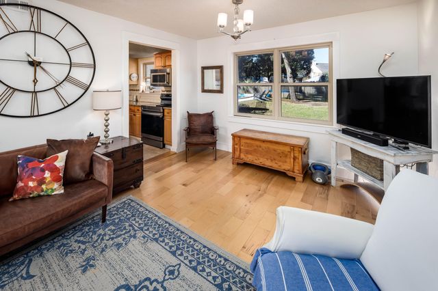 327 NE Yacht Club Drive, Fort Walton Beach, FL 32548