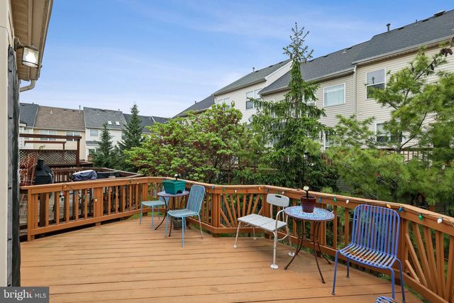 2525 JAMES MADISON CIR, Herndon, VA 20171