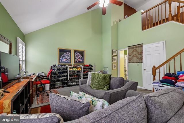 2525 JAMES MADISON CIR, Herndon, VA 20171