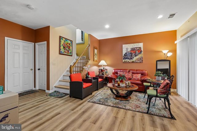 2525 JAMES MADISON CIR, Herndon, VA 20171