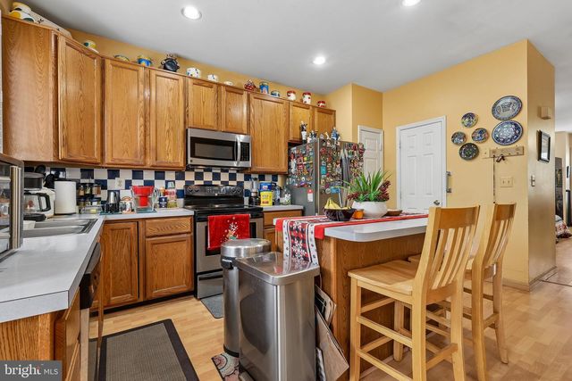 2525 JAMES MADISON CIR, Herndon, VA 20171