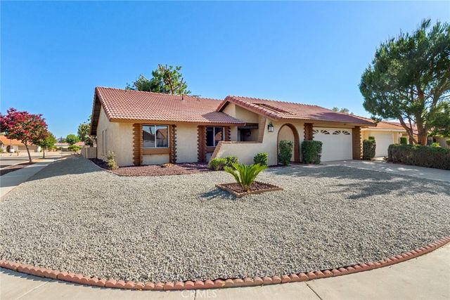 1825 Flame Tree, Hemet, CA 92545