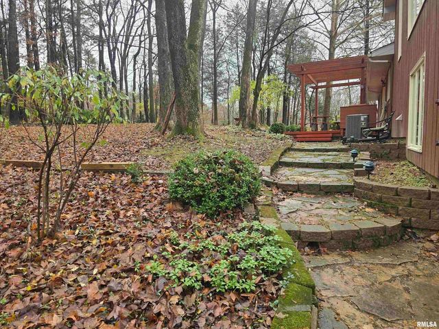 567 UNION GROVE Road, Carbondale, IL 62901