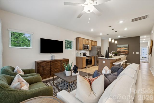 5617 Retledge Street, Charlotte, NC 28269