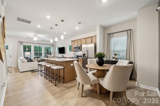 5617 Retledge Street, Charlotte, NC 28269