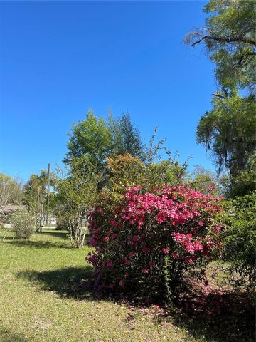 906 E MICHIGAN AVENUE, Deland, FL 32724