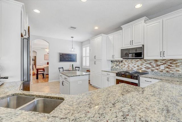 11118 FOSTER CARRIAGE ROAD, Lithia, FL 33547