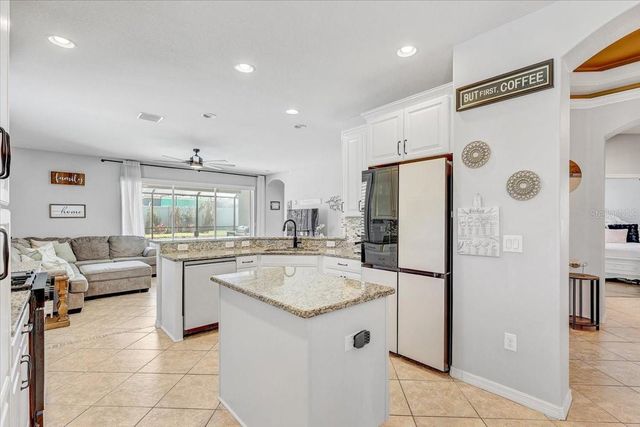 11118 FOSTER CARRIAGE ROAD, Lithia, FL 33547