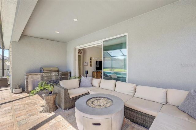 11118 FOSTER CARRIAGE ROAD, Lithia, FL 33547