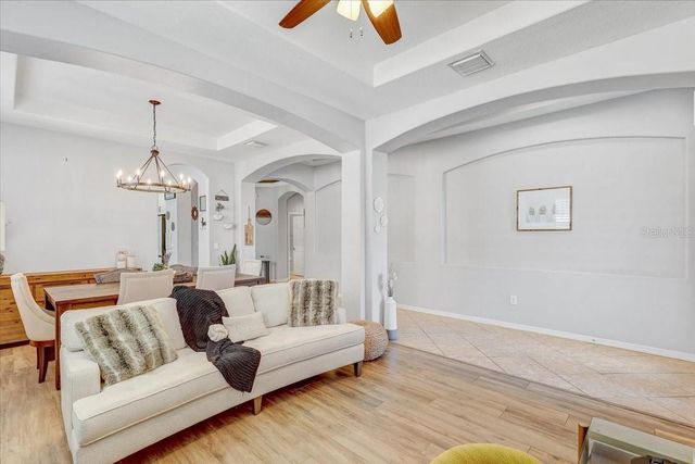 11118 FOSTER CARRIAGE ROAD, Lithia, FL 33547