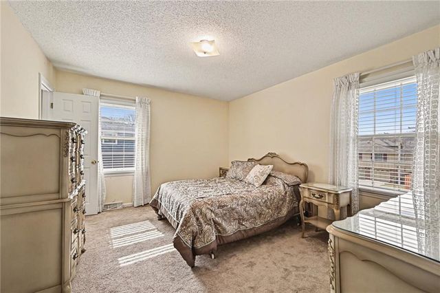 301 E 107th Terrace, Kansas City, MO 64114