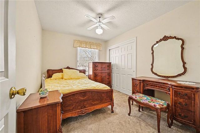 301 E 107th Terrace, Kansas City, MO 64114