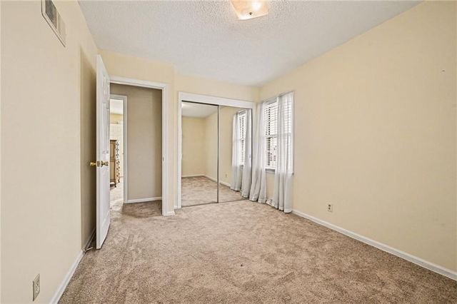 301 E 107th Terrace, Kansas City, MO 64114