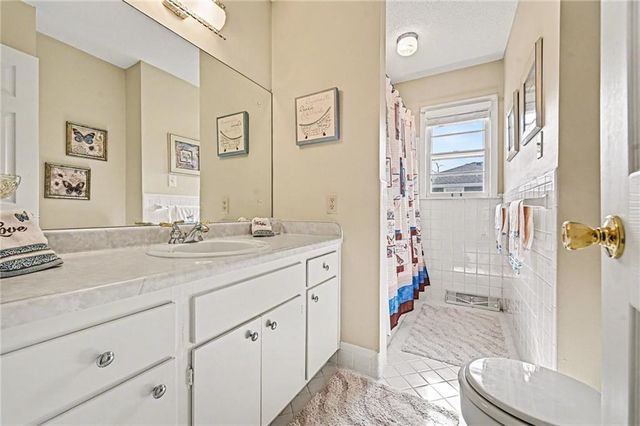 301 E 107th Terrace, Kansas City, MO 64114