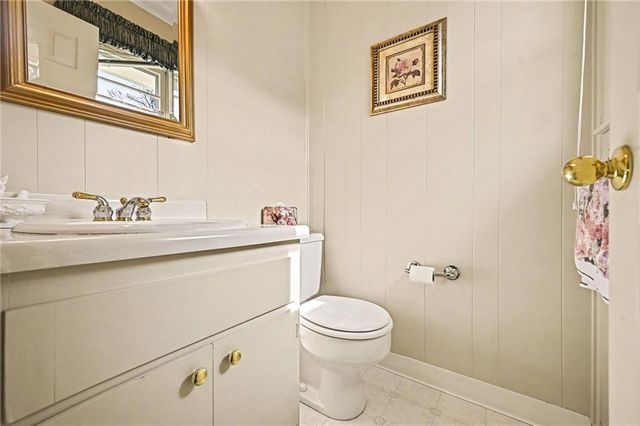 301 E 107th Terrace, Kansas City, MO 64114