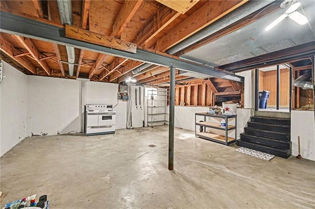 301 E 107th Terrace, Kansas City, MO 64114