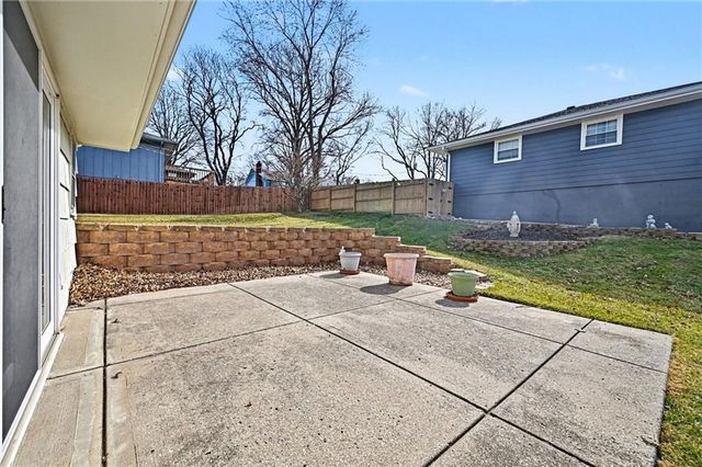 301 E 107th Terrace, Kansas City, MO 64114