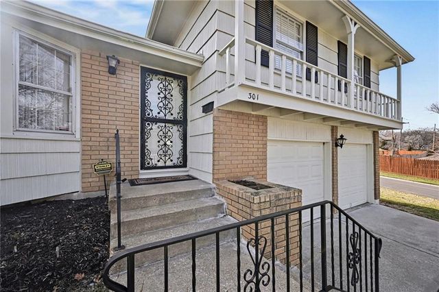 301 E 107th Terrace, Kansas City, MO 64114