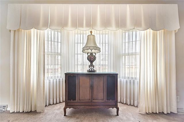 301 E 107th Terrace, Kansas City, MO 64114