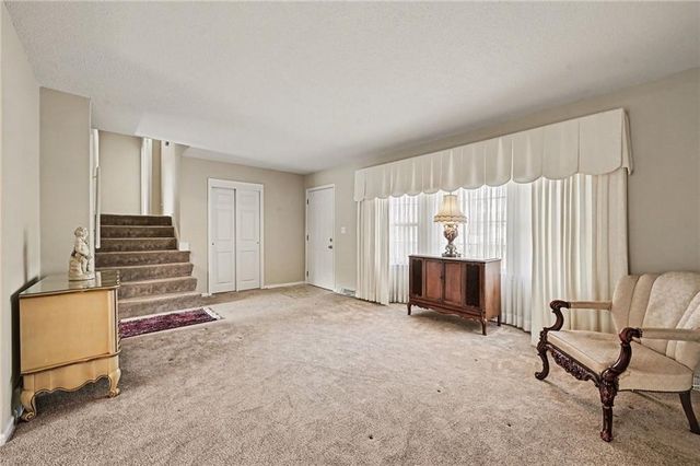 301 E 107th Terrace, Kansas City, MO 64114