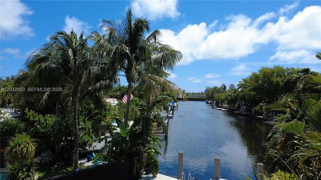 2416 NE 19th Ter, Wilton Manors, FL 33305