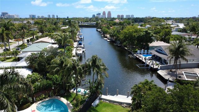 2416 NE 19th Ter, Wilton Manors, FL 33305