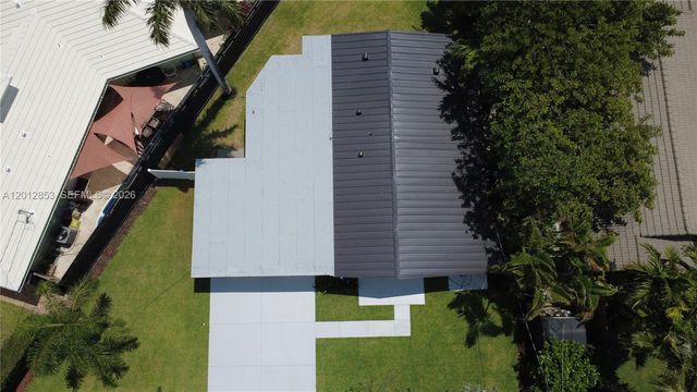 2416 NE 19th Ter, Wilton Manors, FL 33305