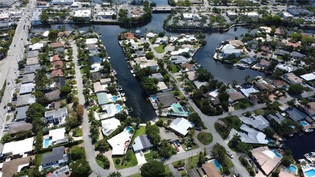 2416 NE 19th Ter, Wilton Manors, FL 33305
