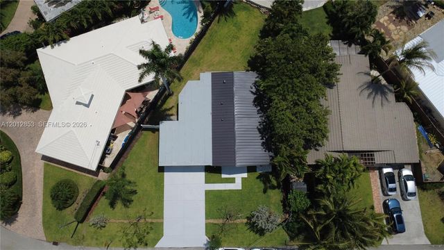 2416 NE 19th Ter, Wilton Manors, FL 33305