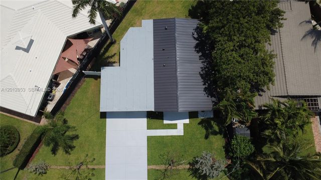 2416 NE 19th Ter, Wilton Manors, FL 33305