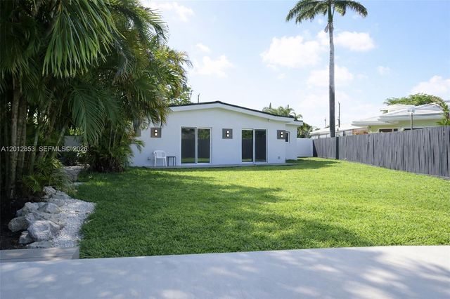 2416 NE 19th Ter, Wilton Manors, FL 33305