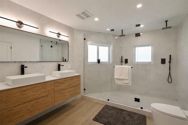 2416 NE 19th Ter, Wilton Manors, FL 33305
