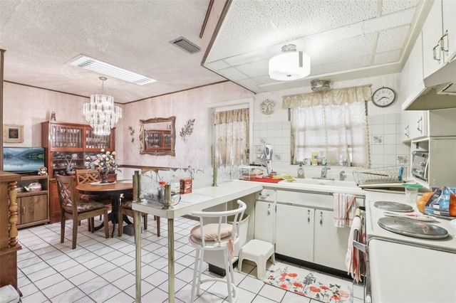 6544 S WEST SHORE CIRCLE, Tampa, FL 33616