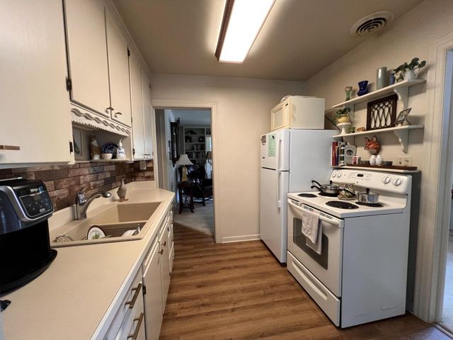 3424 N Elmwood DRIVE, Elmwood Park, WI 53405